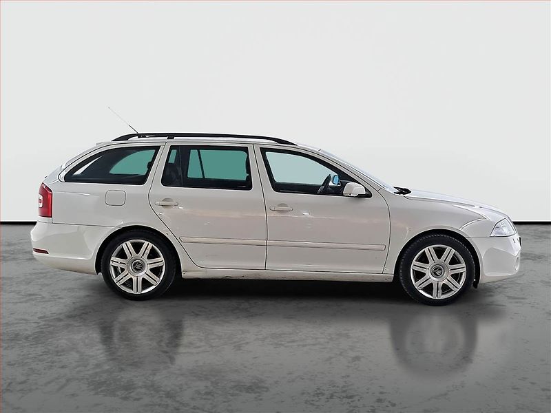Škoda Octavia (2008) RS 2.0 TDI, Navi, Xenony - fotka 6 z 17