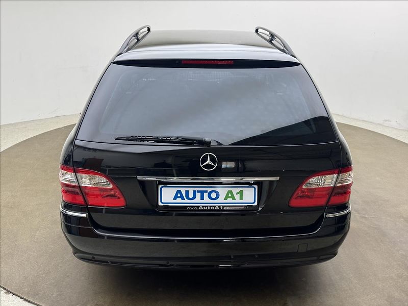 Mercedes-Benz Třídy E 3,0 280 V6 AT AVANTGARDE H/K - fotka 5 z 42