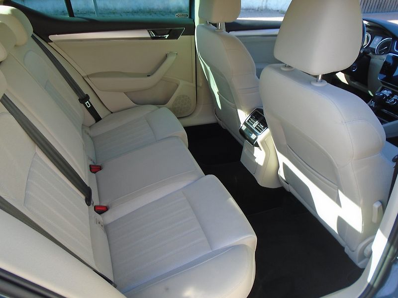 Škoda Superb (2019) 2.0 TDi, ČR - fotka 11 z 26