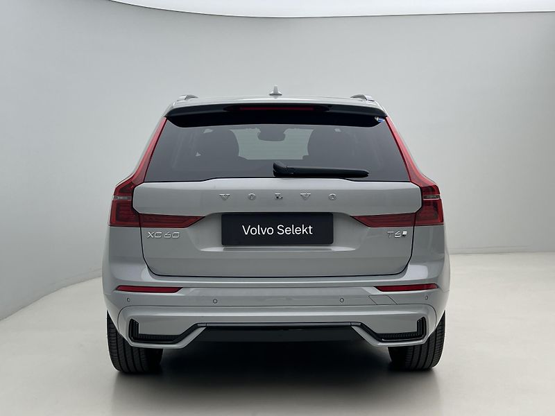 Volvo XC60 T6 AWD DARK PLUS AUT - fotka 12 z 48