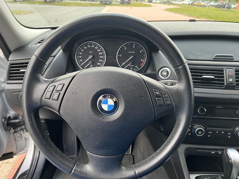 BMW X1 XDRIVE 18D - fotka 12 z 25