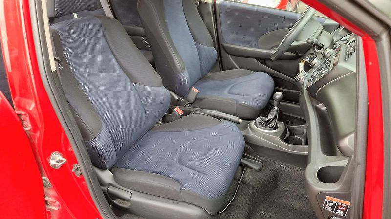 Toyota Yaris 1.0 VVT-i 51 kw - fotka 24 z 33