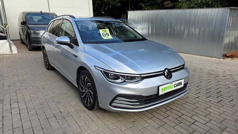 Volkswagen Golf (2023) 1.5 TSI 110kW Style - fotka 4 z 34