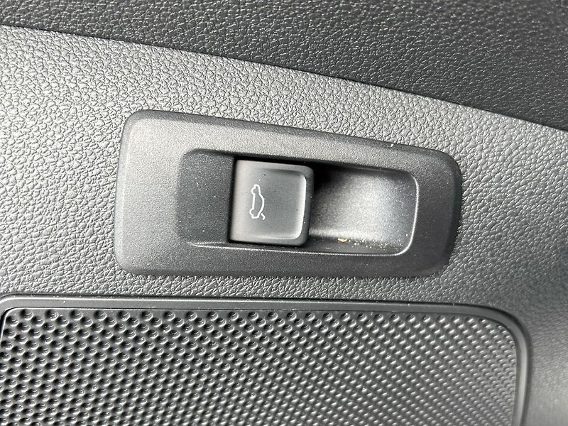 Škoda Karoq Top Selection - fotka 28 z 28