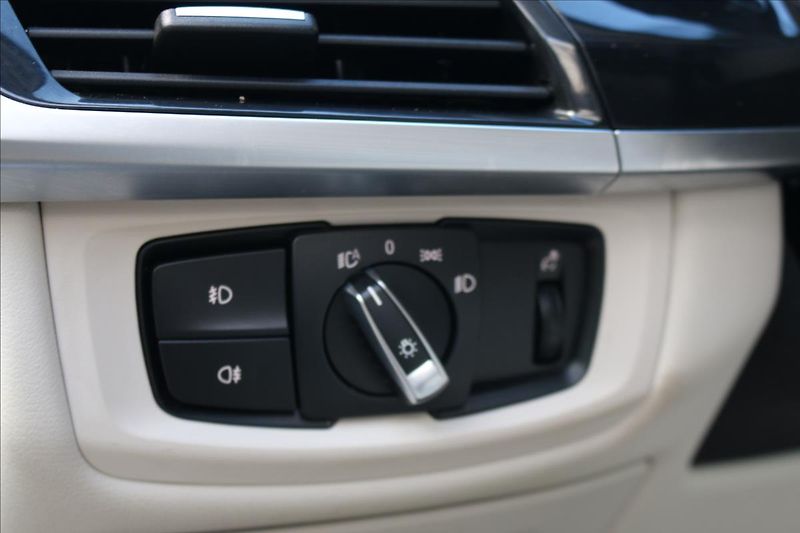 BMW X5 2,0 xDrive25d,ČR, 1. Majitel - fotka 17 z 59