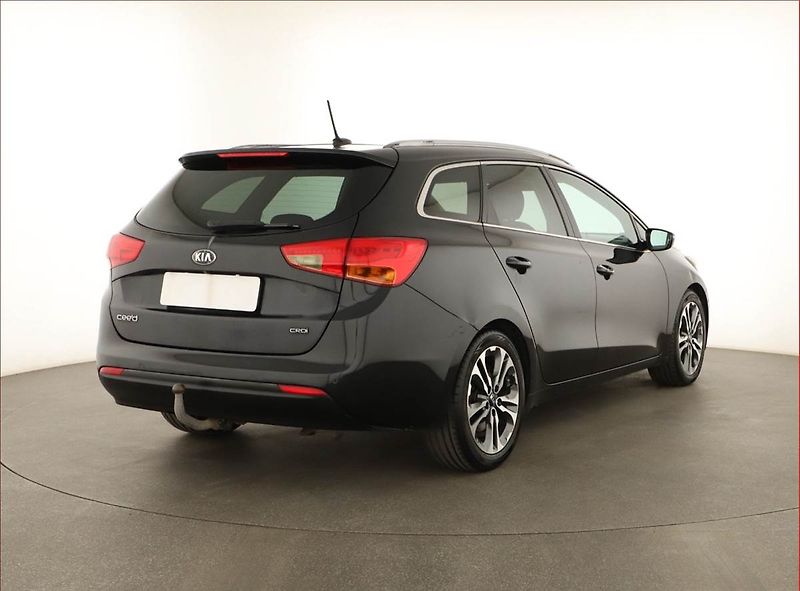 Kia Ceed (2014) 1.6 CRDi, Automat, Navi - fotka 5 z 18