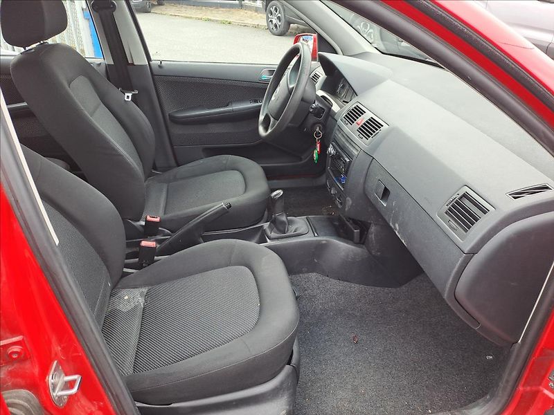 Škoda Fabia 1,2 HTP - fotka 8 z 13