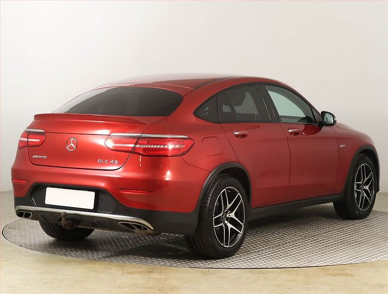 Mercedes-Benz GLC (2017) 43 AMG - fotka 5 z 23