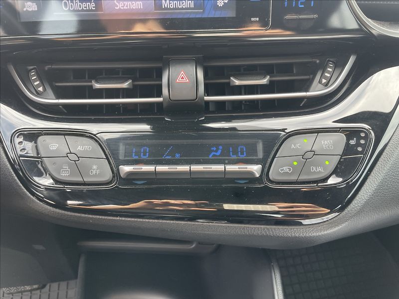 Toyota C-HR 1,8 i 72kw Hybrid e-CVT CZauto - fotka 19 z 32