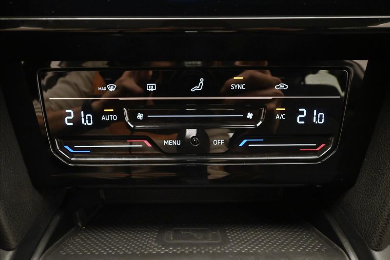Volkswagen Passat 2,0 TDI 110kW DSG Business Zár - fotka 21 z 33