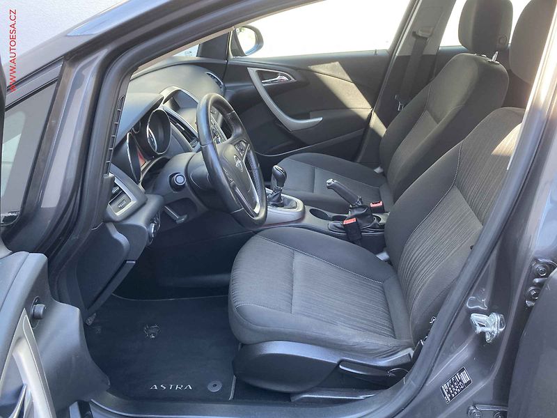 Opel Astra (2013) 1.4T, AC, temp - fotka 9 z 15