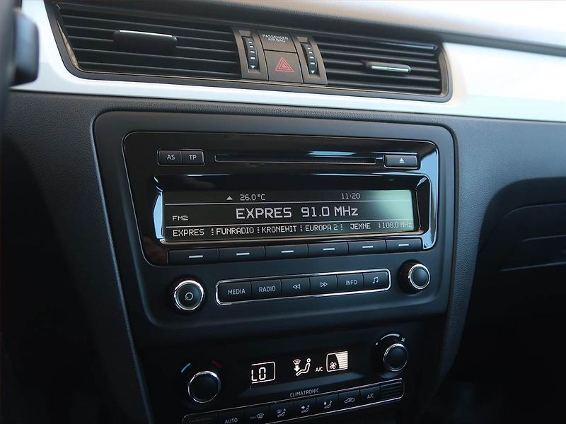 Škoda Rapid (2014) Spaceback 1.2 TSI, Tempomat - fotka 12 z 15