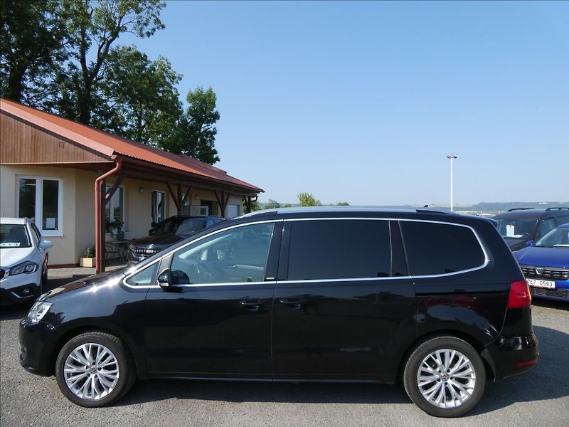 Volkswagen Sharan 2,0 TDi DSG STYLE serviska - fotka 6 z 48