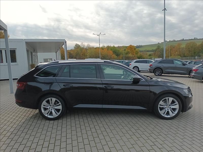 Škoda Superb 2,0 TDI,110KW,NAVI,VÝHŘEV, - fotka 4 z 41