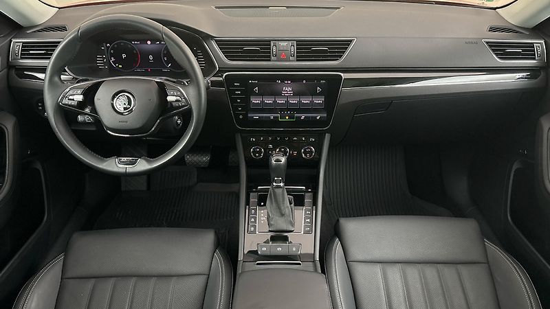 Škoda Superb 2.0 TSI DSG L&K - fotka 8 z 34