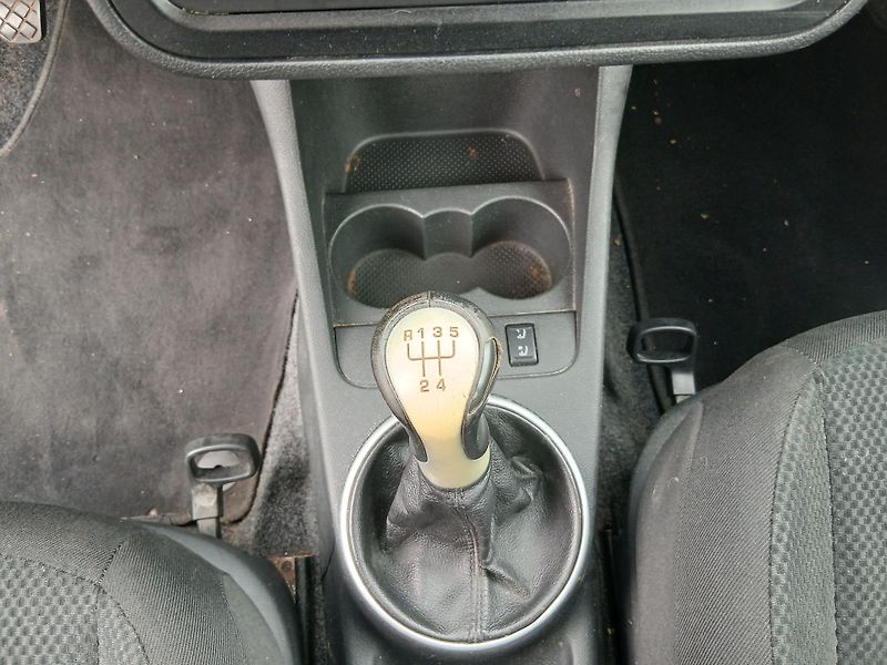 Škoda Fabia 1.2i, ALU, klima - fotka 23 z 31