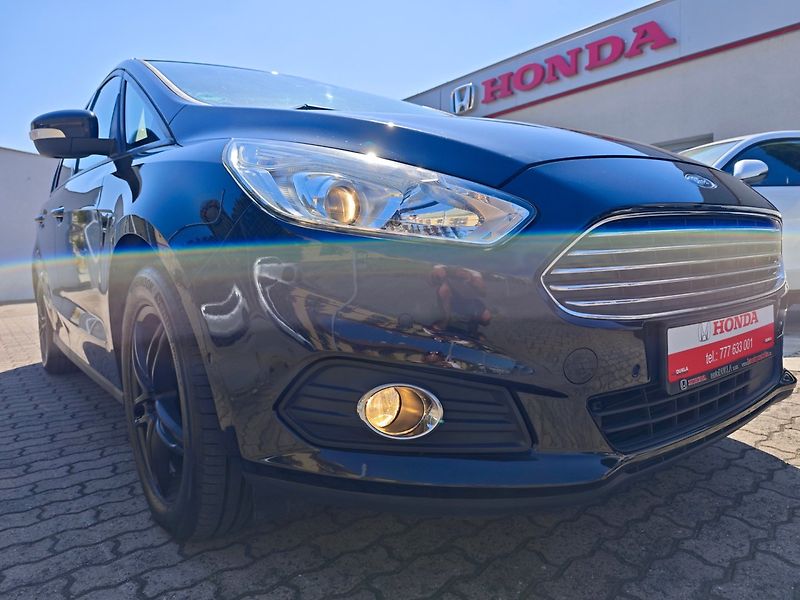 Ford S-MAX (2015) 2.0 TDCI 110kW NAVI 7 míst - fotka 35 z 42