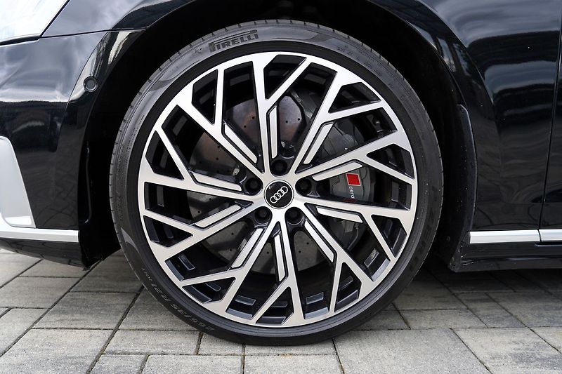 Audi S8 4.0 TFSI Quattro/B&O/Matrix/57 - fotka 14 z 48