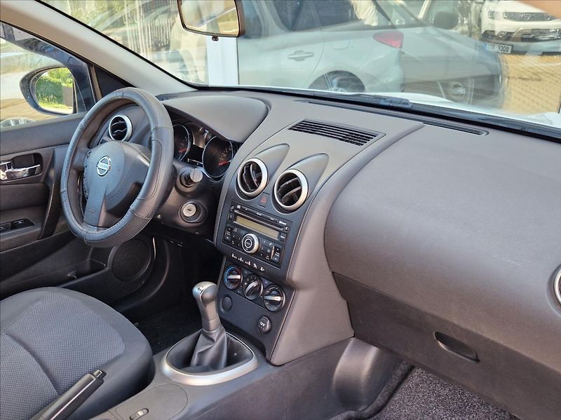 Nissan Qashqai 1,6 DCI  AUTOKLIMA +ZIM.KOLA - fotka 17 z 27