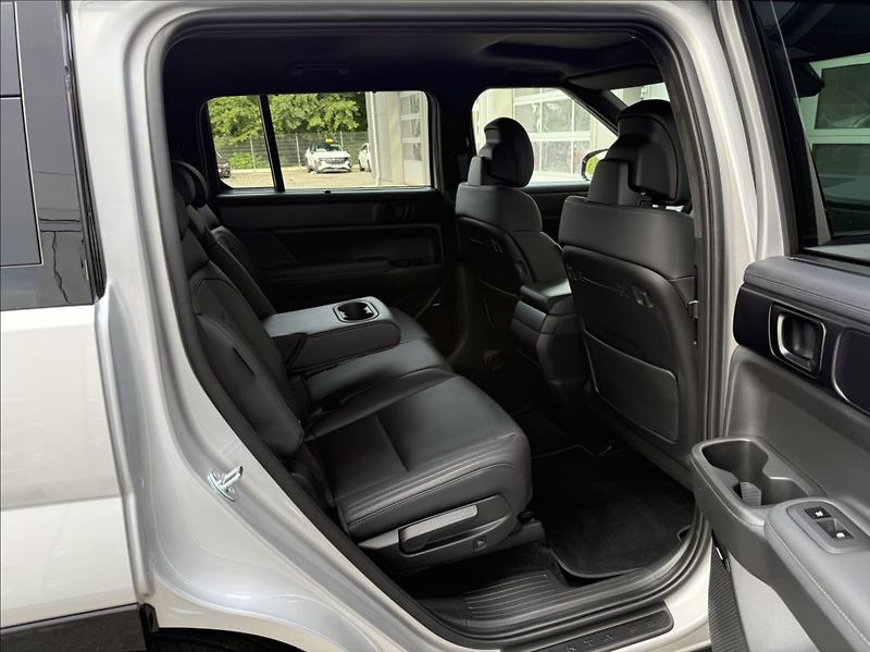 Hyundai Santa Fe 1,6 T HEV 4x4 7M  Calligraphy - fotka 13 z 30