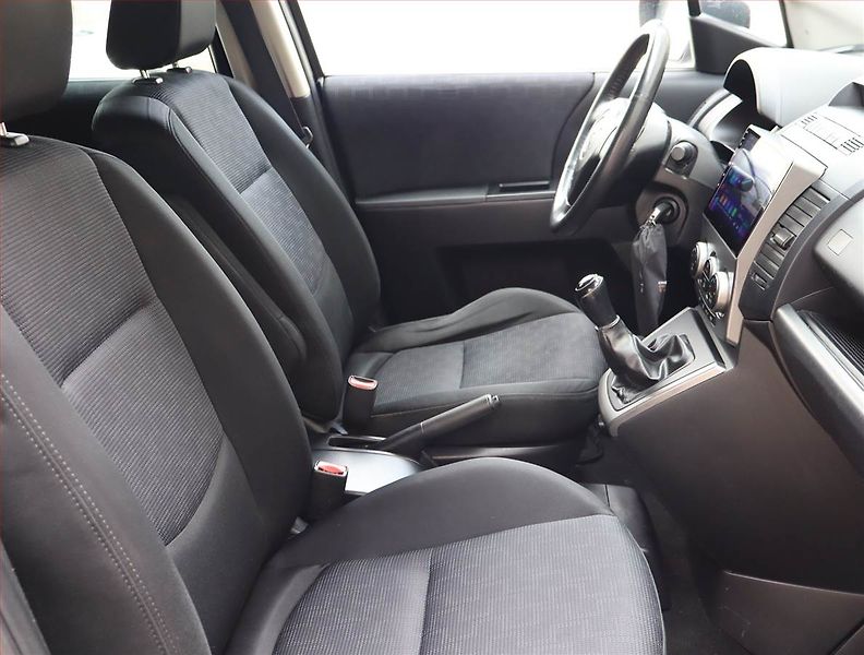 Mazda 5 (2008) 1.8, 7 míst - fotka 9 z 20