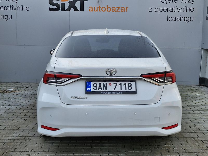 Toyota Corolla  Comfort 1,5 (92 kW) MAN - fotka 6 z 9
