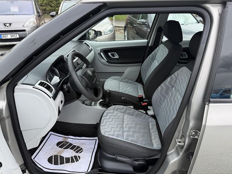Škoda Fabia 1.2 HTP DIGIKLIMA TEMPOMAT - fotka 8 z 13