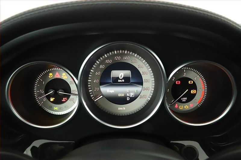 Mercedes-Benz CLS (2016) 350 d 4MATIC - fotka 9 z 17