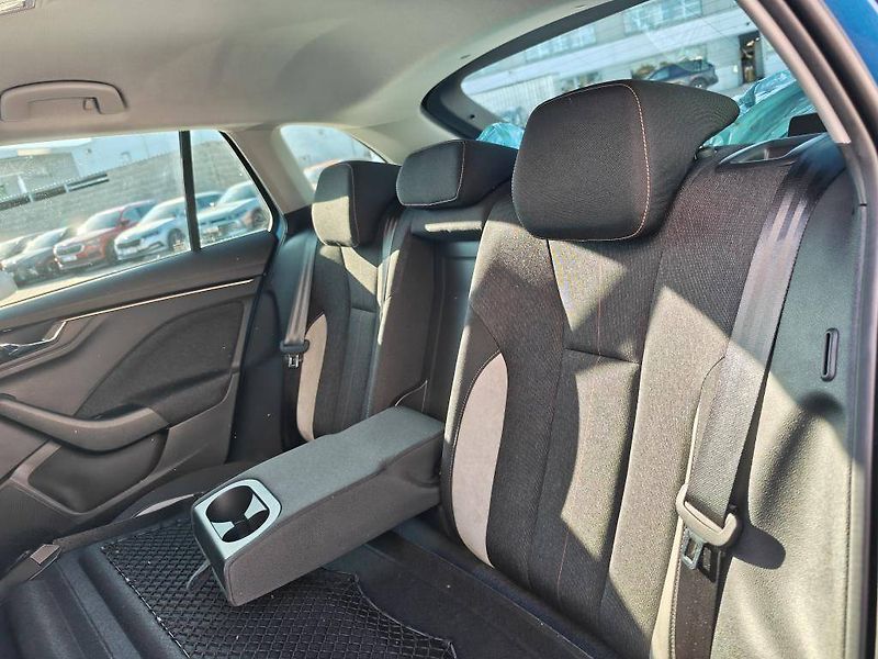 Škoda Scala Drive 7DSG 1,0TSI - fotka 8 z 22