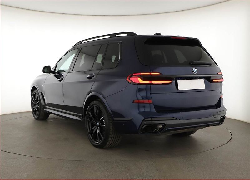 BMW X7 (2023) xDrive40i, 7Míst, Vzduch, 360° - fotka 4 z 20