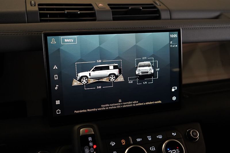 Land Rover Defender 110 D300 X-Dynamic SE - fotka 34 z 42