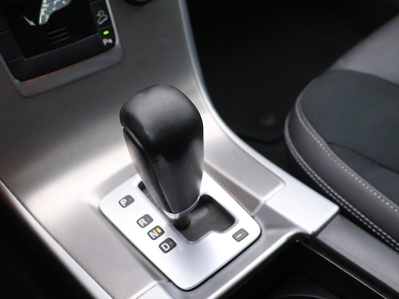 Volvo XC60 2,4 D3 120kW Momentum AWD AUT - fotka 25 z 33