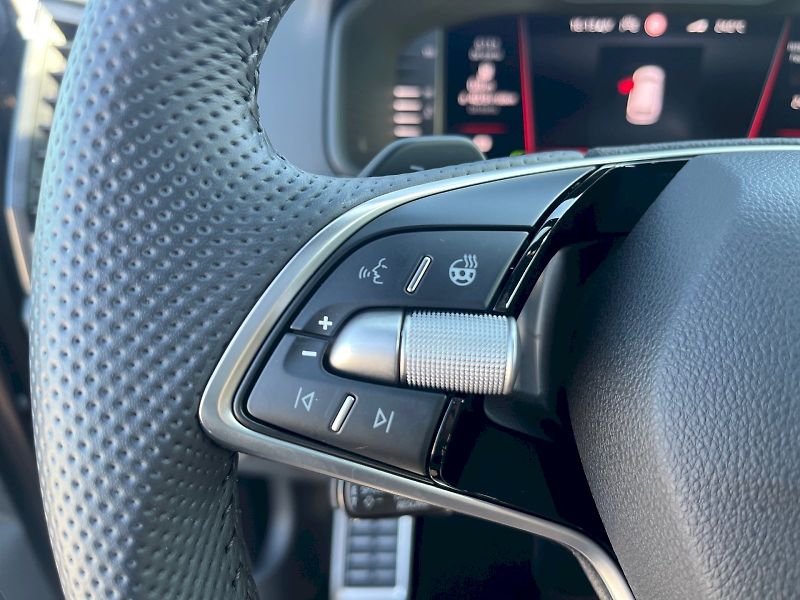 Škoda Karoq (2026) SPORTLINE TSI 1.5/110KW 7AP - fotka 27 z 40