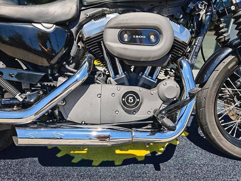 Harley-Davidson XL 1200N Sportster 1200 Nightster (2012) - fotka 11 z 19