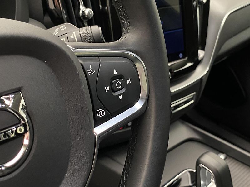 Volvo XC60 B4 CORE AUT CZ - fotka 20 z 45