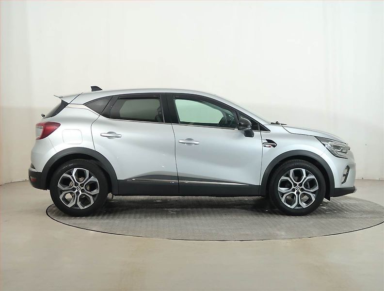 Renault Captur (2023) Limited 1.3 TCe, Kůže, Navi - fotka 6 z 16