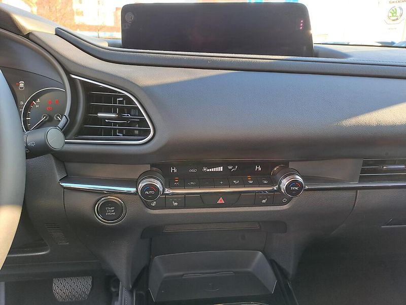Mazda CX-30 (2025) 2.0L e-SKYACTIV 137 kW - fotka 15 z 22