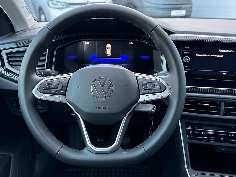 Volkswagen Polo Life 1,0 TSI  70Kw - fotka 16 z 25