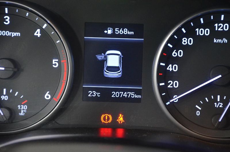 Hyundai i30 (2017) 1.6CRDi kombi 81kw - řetězová - fotka 13 z 23