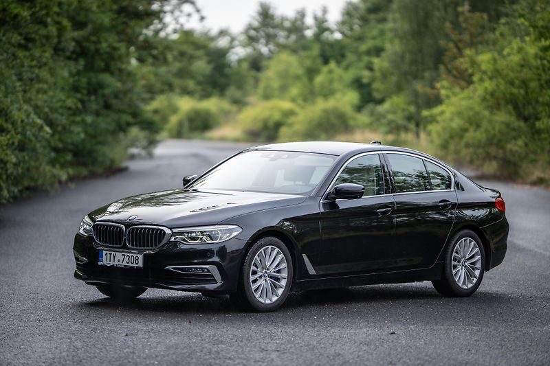 BMW Řada 5 (2019) - fotka 2 z 17