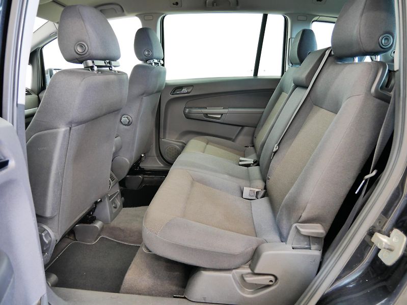 Opel Zafira - fotka 26 z 27
