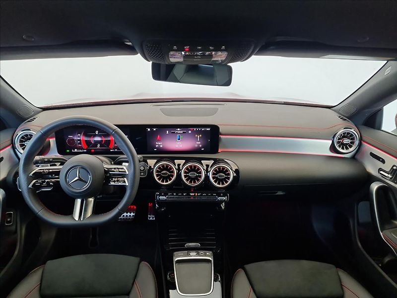 Mercedes-Benz CLA 200 Shooting Brake AMG Style E - fotka 13 z 22