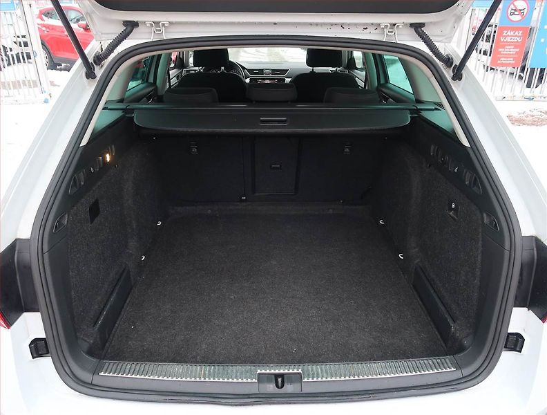 Škoda Superb (2017) Ambition 2.0 TDI, Navi, Xenony - fotka 14 z 22