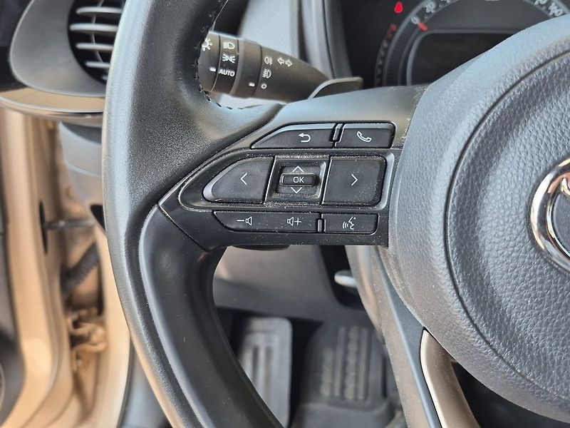 Toyota Aygo Executive Smart JBL 1,0 CVT - fotka 13 z 25
