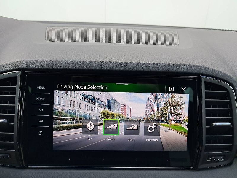 Škoda Karoq (2024) SportLine 1.5 TSI / 110KW  DSG - fotka 12 z 34