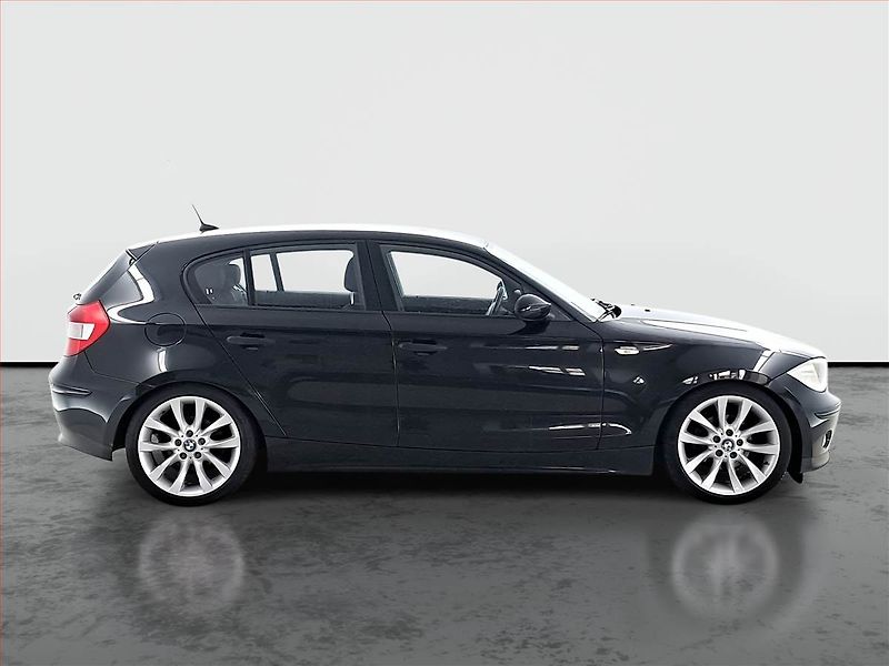 BMW Řada 1 (2007) 118d, po STK, Tažné - fotka 6 z 18