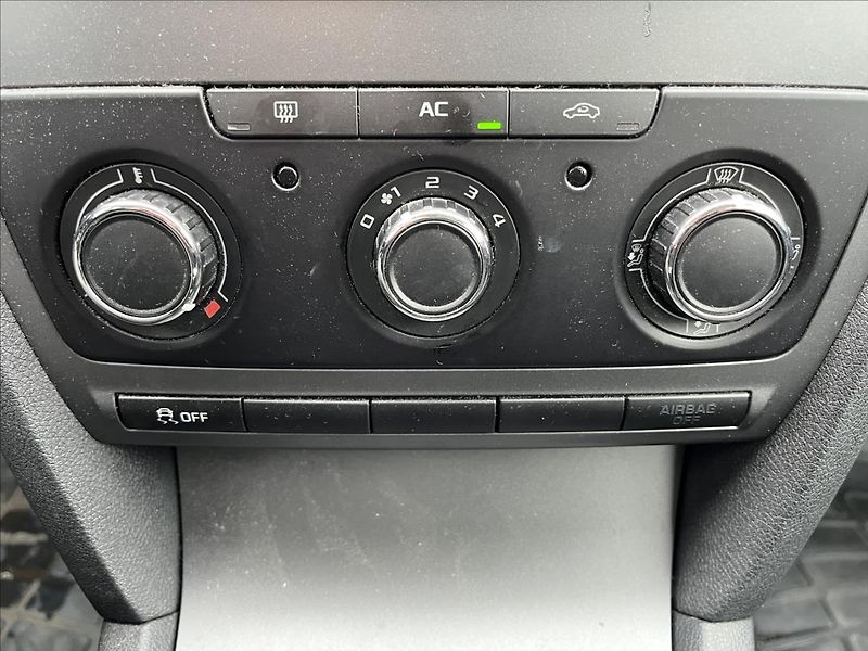 Škoda Octavia 1,2 TSi DSG KLIMA SERVIS STK - fotka 18 z 33