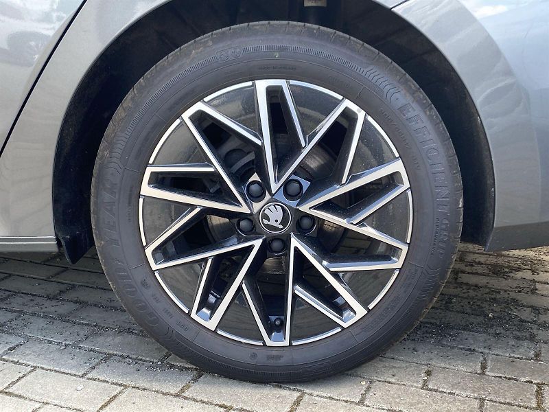 Škoda Octavia (2025) Combi 1.5 TSI Top Selection - fotka 32 z 36