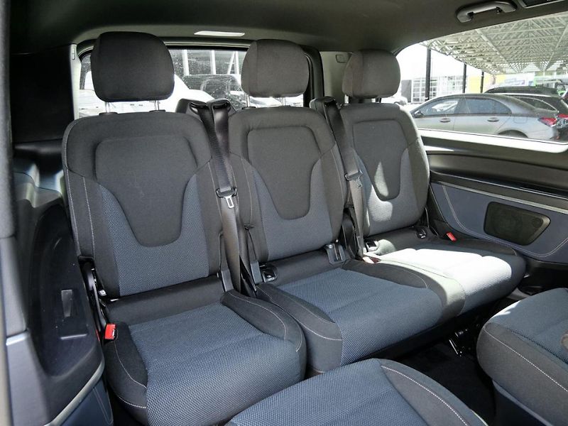 Mercedes-Benz EQV 300 L Distronic Easy-Pack 360 - fotka 9 z 17