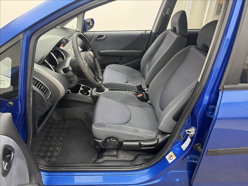 Honda Jazz 1,3 i DIGIKLIMA NOVÁ STK ČR - fotka 22 z 29